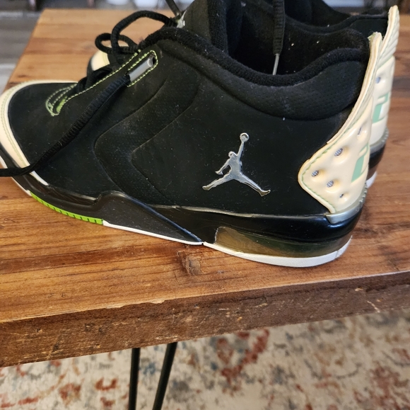 Jordans 23 youth size5.5 - Picture 4 of 6